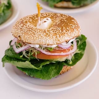 Hummus Veggie Bagel